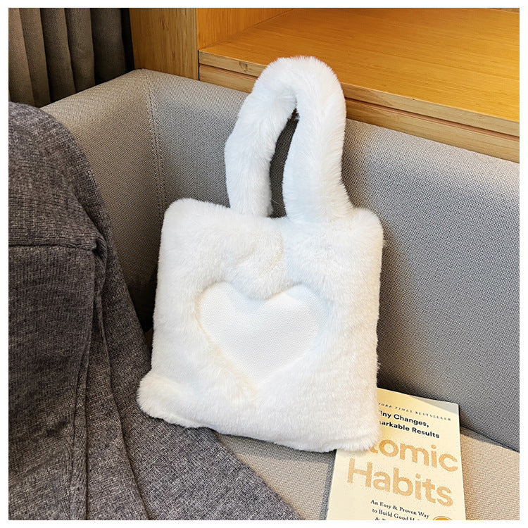 Sac à Main Doux Fourrure – Cœur Tendance