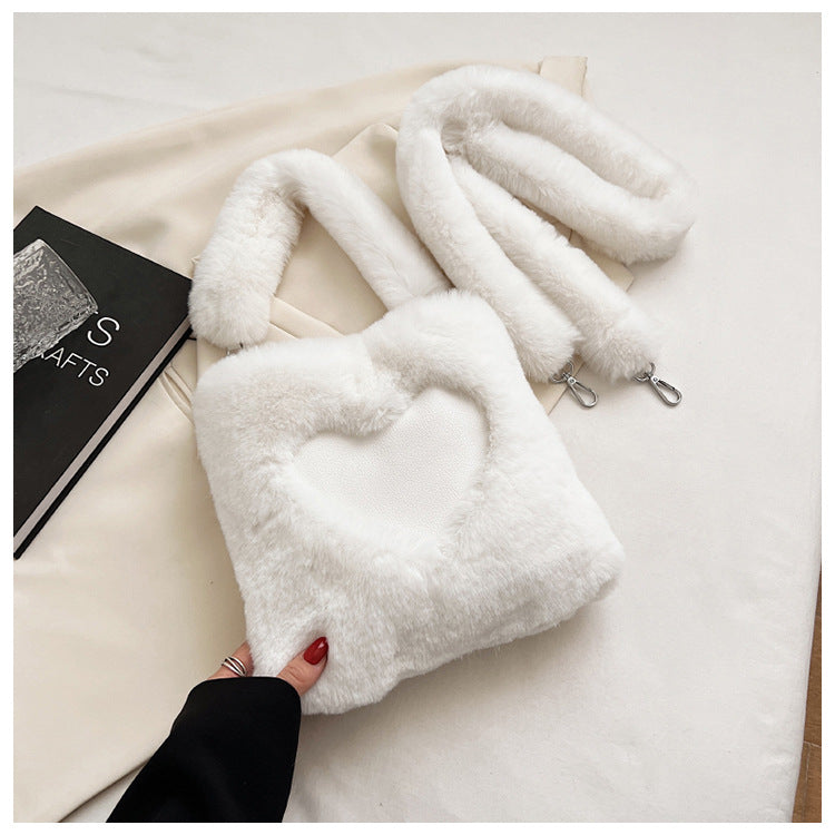 Sac à Main Doux Fourrure – Cœur Tendance