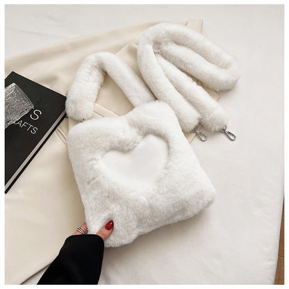 Sac à Main Doux Fourrure – Cœur Tendance