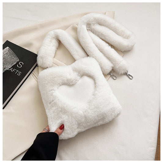 Sac à Main Doux Fourrure – Cœur Tendance